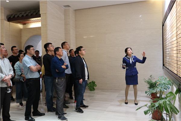 1688693198696312.jpg EJLtd6UuRC-bpcAOihgcqg.jpg